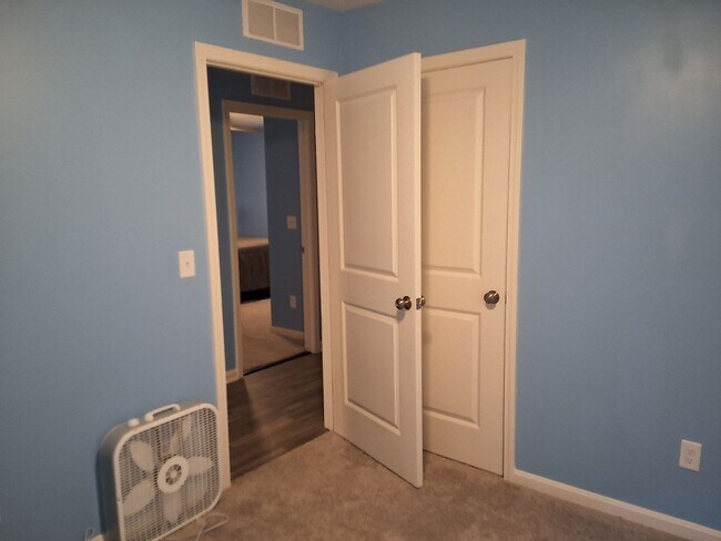 Building Photo - Cozy 3 Bed, 2 Bath House In Vine Grove, KY