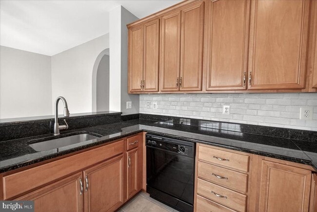 Building Photo - 1811b Wheyfield Dr