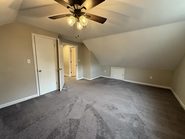 Building Photo - 4 Nelson Dr