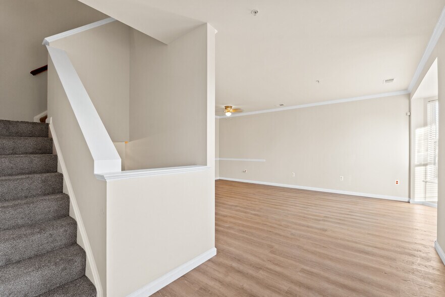 Building Photo - 5530 Capital Gateway Dr