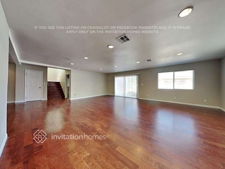 Building Photo - 1241 E Herring Ave