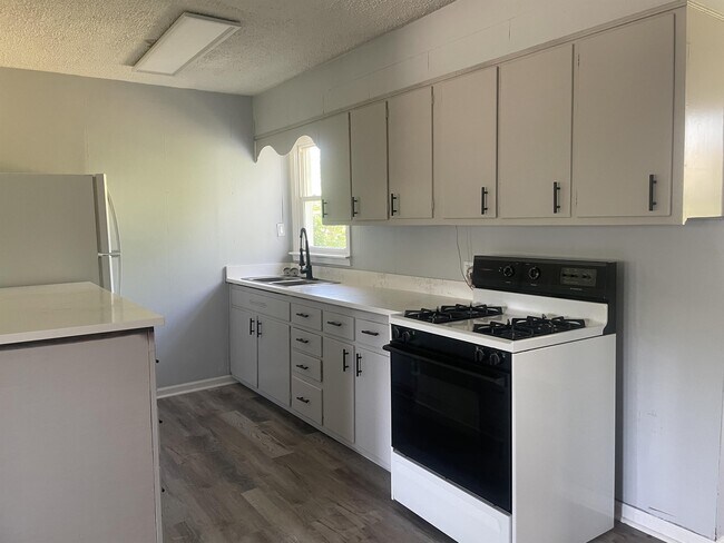 Building Photo - 3852 Sandusky St