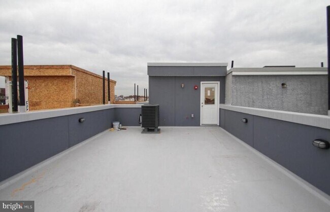 Building Photo - 2562 Frankford Ave