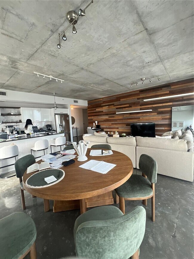 Building Photo - 3470 E Coast Ave