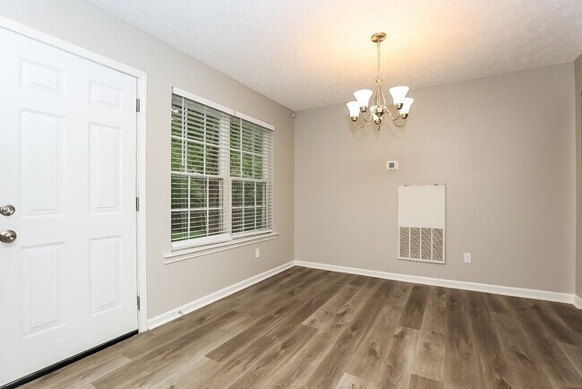 Building Photo - 2044 Horncastle Dr