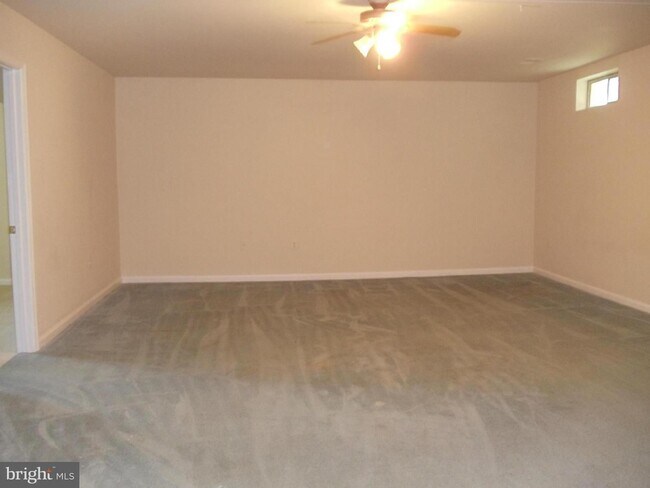 Building Photo - Welcome home!  Sought after Park Ridge in ...