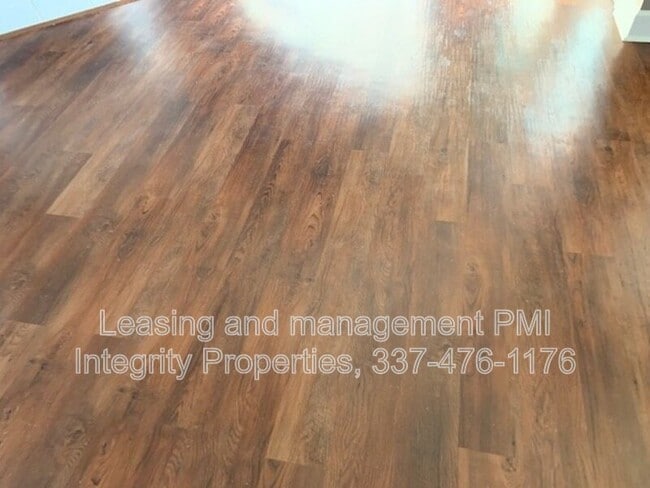 Building Photo - 209 Bentgrass Dr