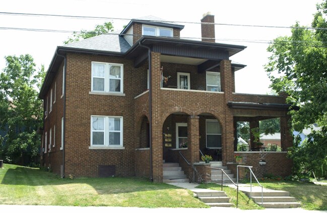 Primary Photo - 163 E Arcadia Ave