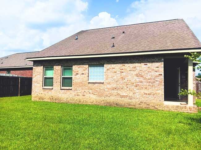 Building Photo - 14137 Waterford Cove