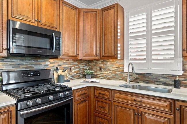 Building Photo - 2741 Via Cipriani