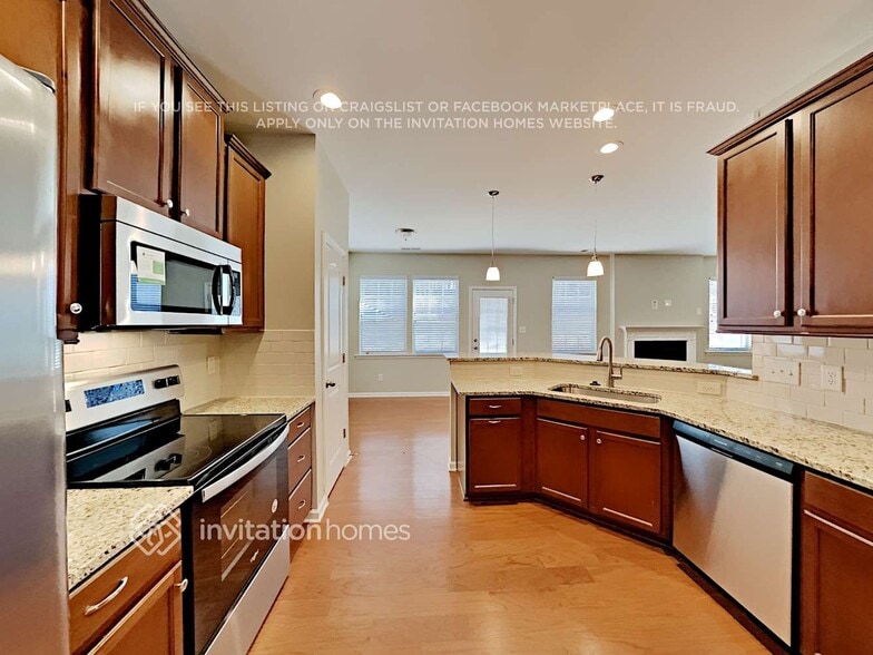 Building Photo - 13126 Reunion St