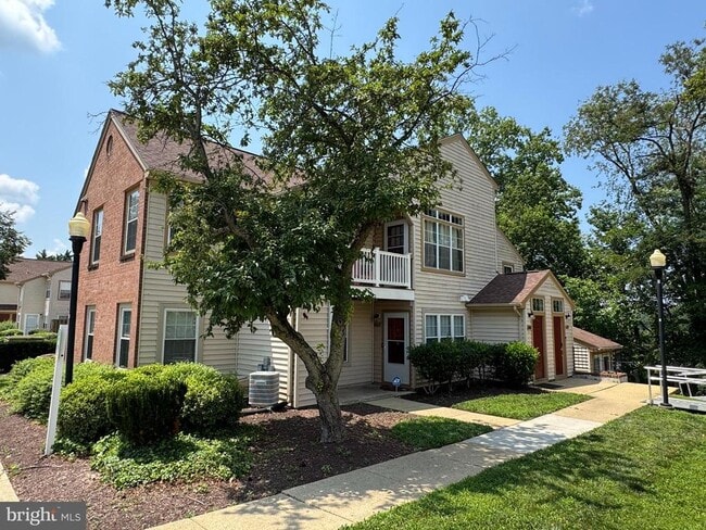 Primary Photo - 8869 Rusland Ct