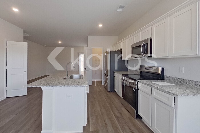 Building Photo - 2253 Banyon Cir