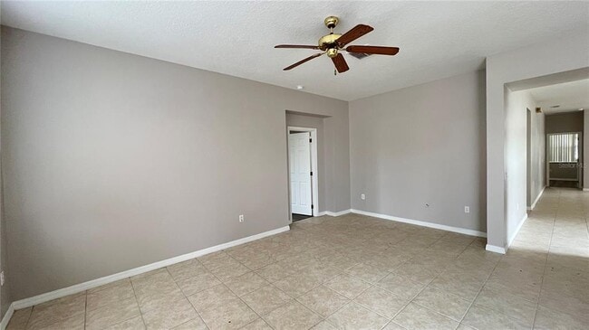 Building Photo - 318 Sand Ridge Dr