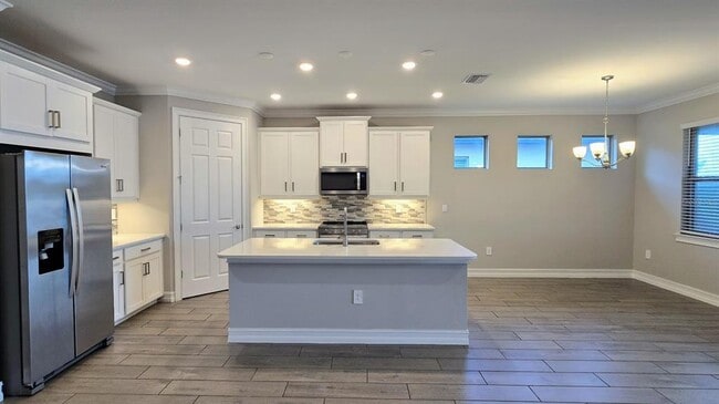 Building Photo - 233 Vinadio Blvd