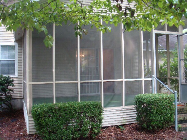 Building Photo - 2845 Fawnwood Cir