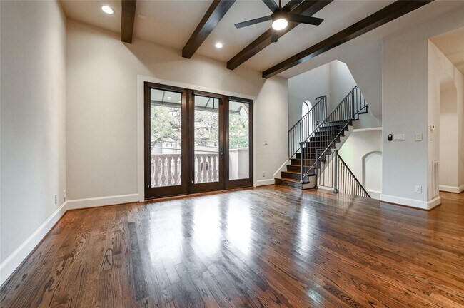 Building Photo - 307 Snover St