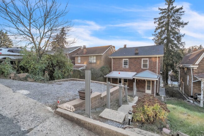 Building Photo - 1644 McFarland Rd