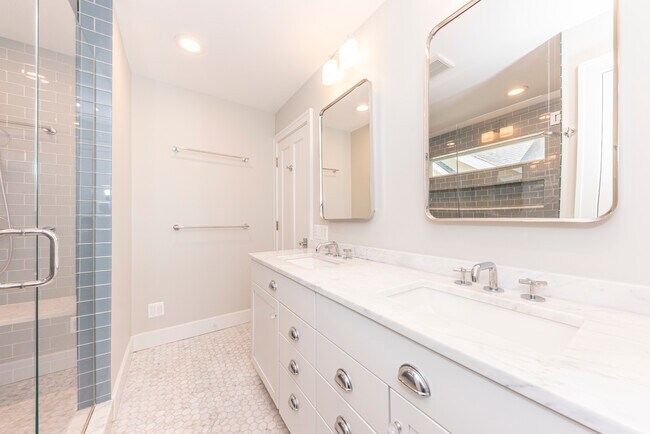 Building Photo - 1111 Olivia Ave