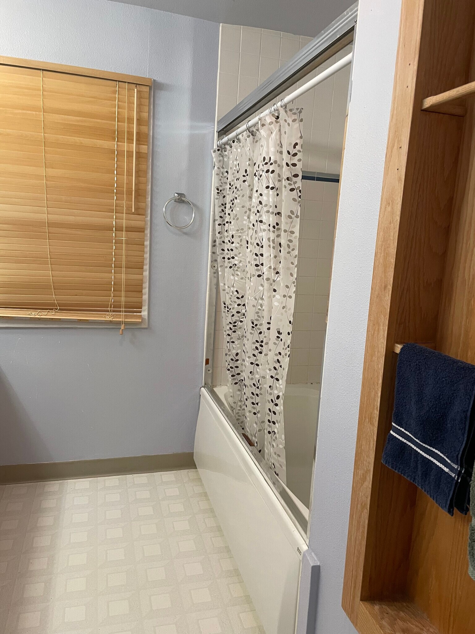 part of bathroom - 3433 NE Cadet Ave