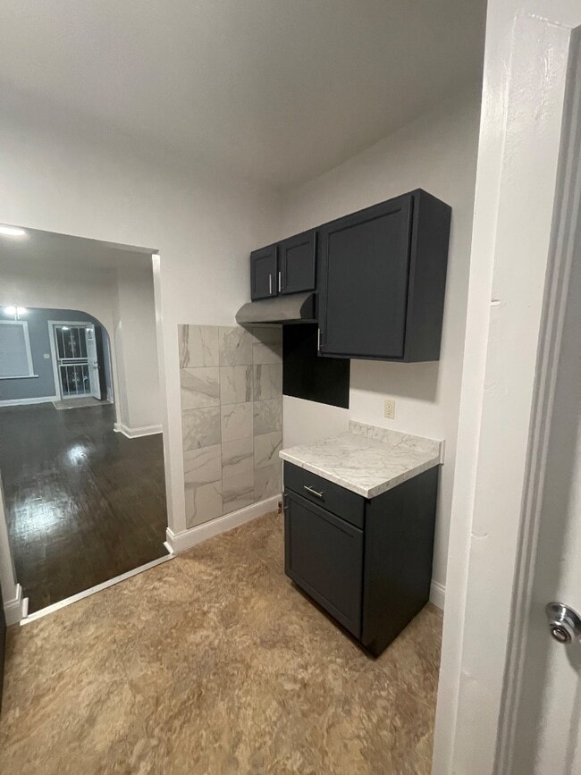 Building Photo - 4235 Vermont St