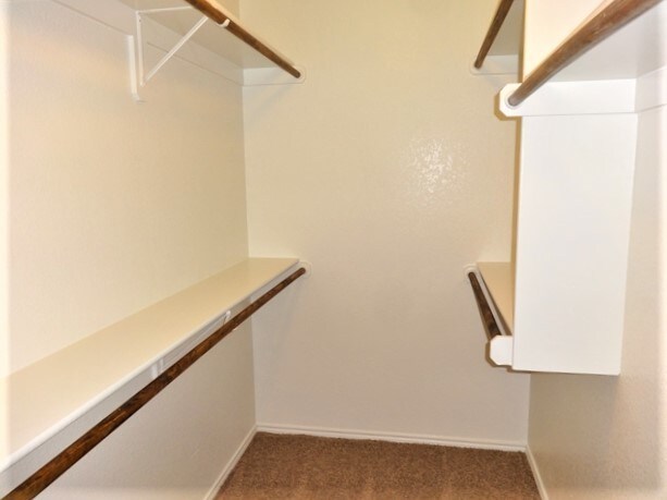 Building Photo - 818 La Sierra Ct