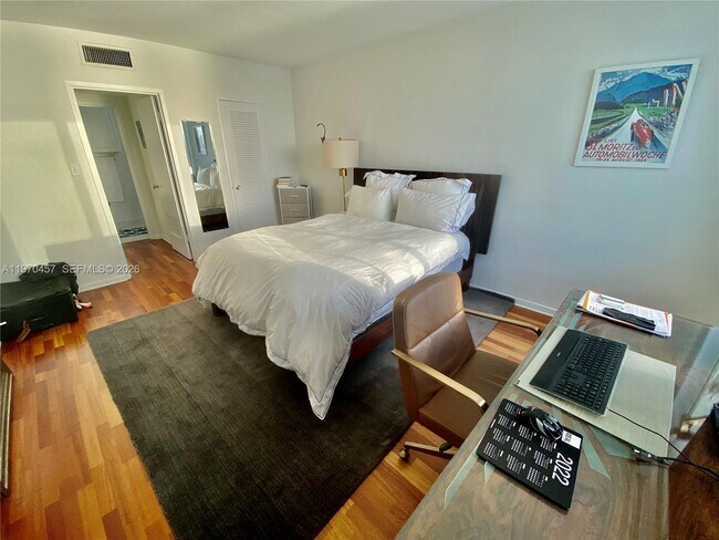 Building Photo - 1000 West Ave