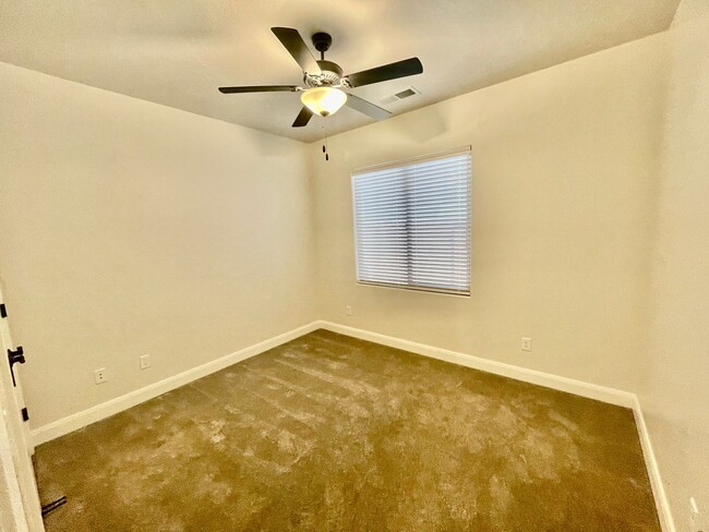 Building Photo - Beautiful Pet-Friendly 4-BR Home in Hurricane