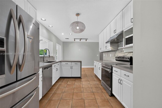 Building Photo - 12930 SW 81st Ave
