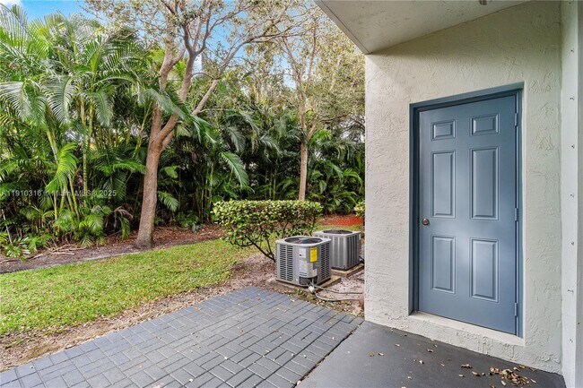 Building Photo - 3717 Sonoma Dr