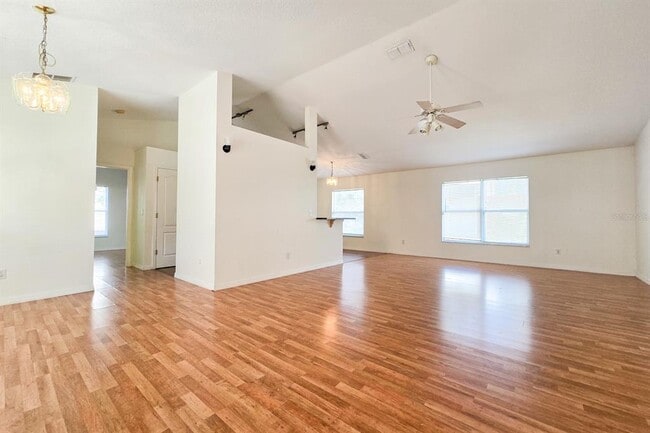 Building Photo - 10417 Lake Hasson Cir