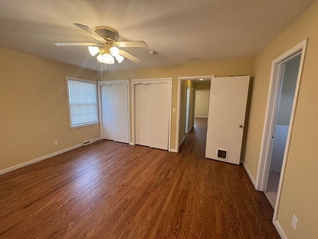 Building Photo - Spacious 1/2 Duplex in Great Waldo Area