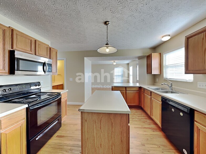 Building Photo - 10408 Lynchburg Dr