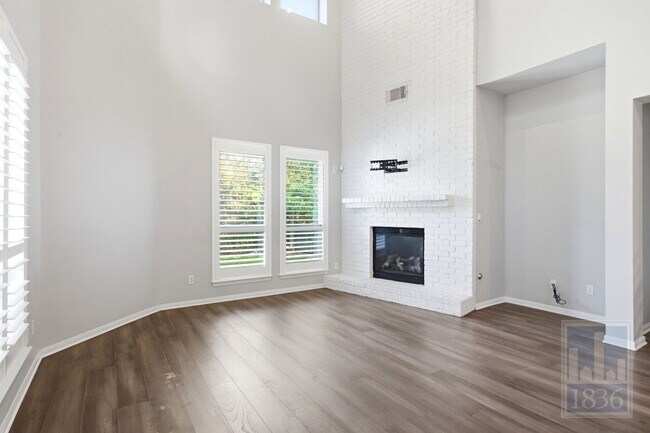 Building Photo - 6624 Nusser Ln