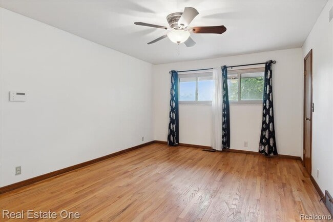 Building Photo - 23944 Fordson Dr