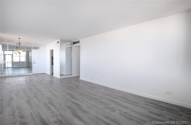 Building Photo - 7441 Wayne Ave