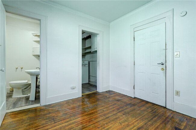 Building Photo - 85 Mapledale St