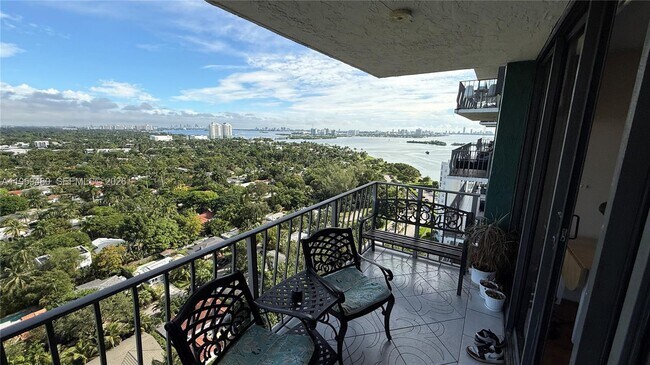 Building Photo - 780 NE 69th St