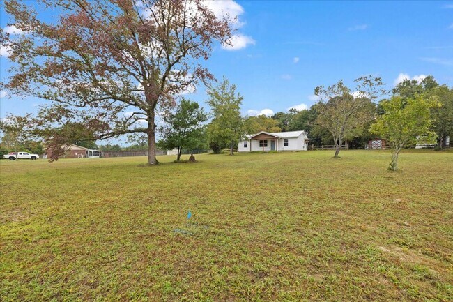 Building Photo - AVAILABLE 9/19!! 3bed/2bath with flex spac...