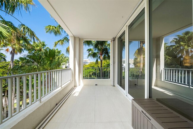 Building Photo - 701 Crandon Blvd