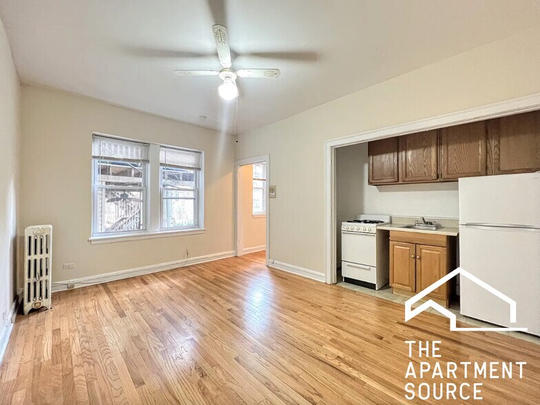 Building Photo - 2825 N Burling St