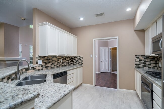 Building Photo - 66 Lakeridge Ct