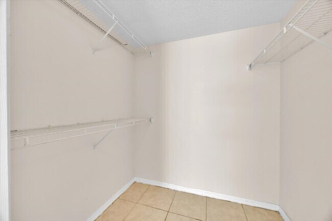 Building Photo - 2035 Royal Bay Blvd