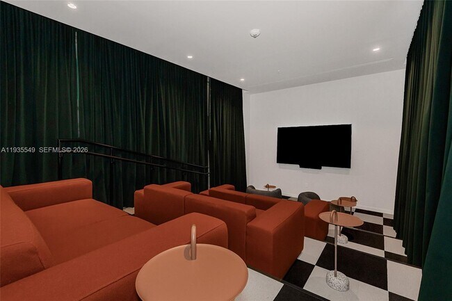 Building Photo - 11 NE 6th St