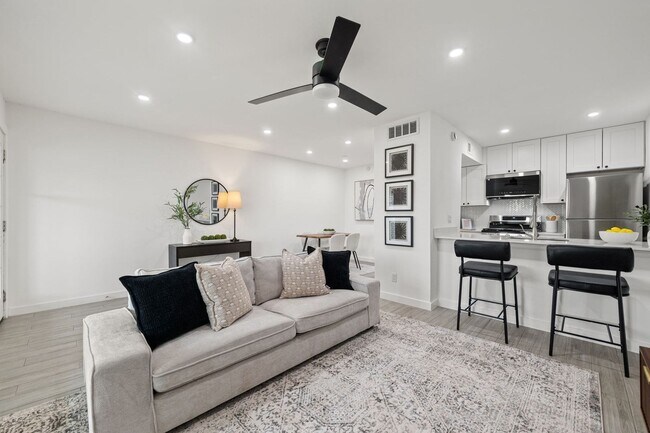 Building Photo - Adelynn At Mueller