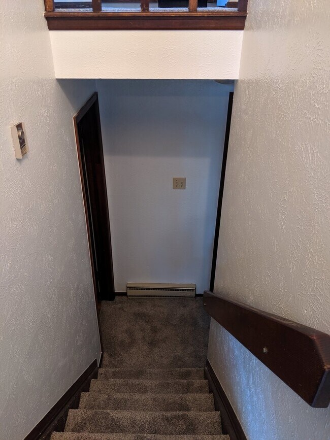 Building Photo - 11-13 Newby Pl