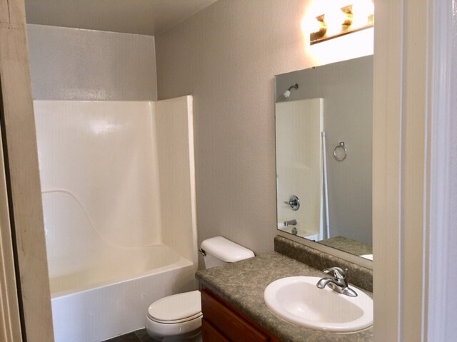 Building Photo - 811 Mallow St