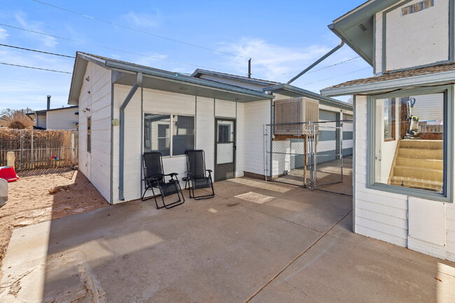 Building Photo - Spacious South Pueblo Gem with Workshop & ...