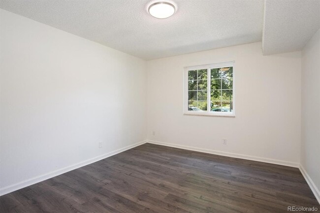 Building Photo - 3250 Oneal Cir