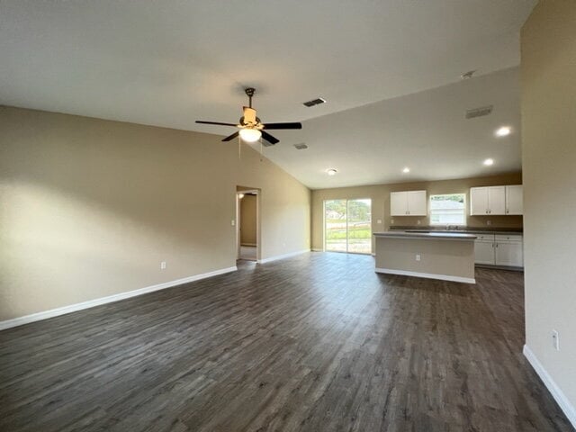 Building Photo - **MOVE-IN SPECIAL NO APPLICATION FEES FOR APPROVED APPLICANTS/2 WEEKS FREE RENT/Beautiful Home fo...